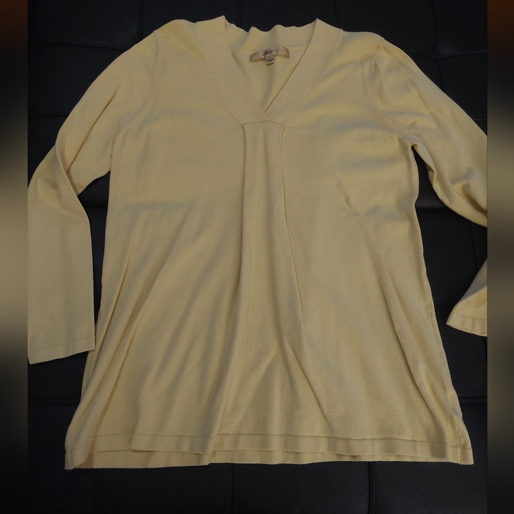 motto V-neck top size large yellow